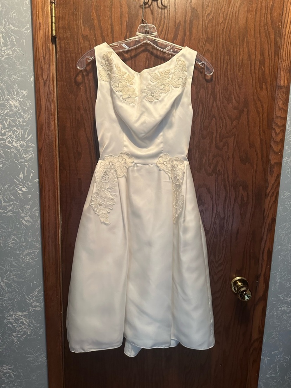 Vintage Ivory Sleeveless A-Line Dress with Lace Appliqué